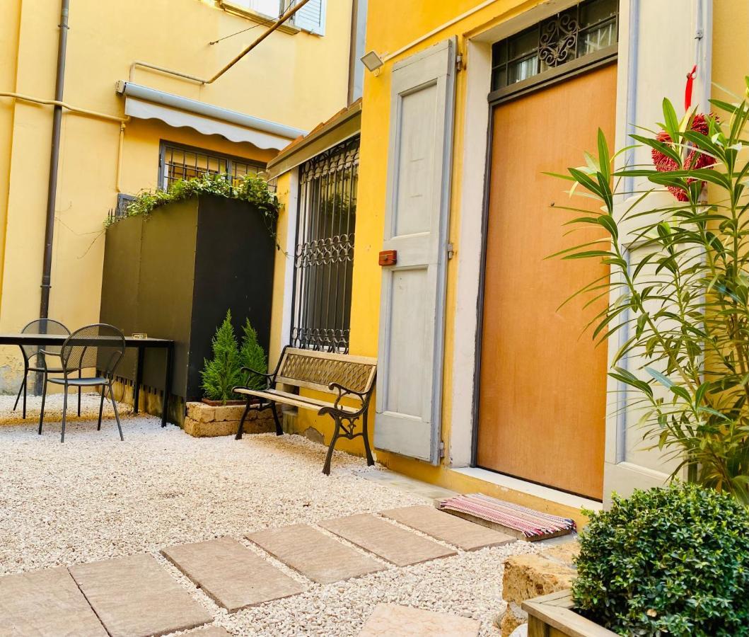 Gamberini House - Private Garden Daire Bolonya Dış mekan fotoğraf